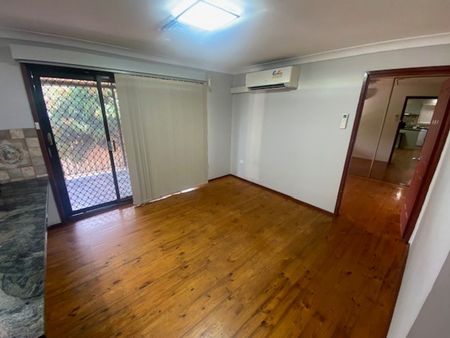 16 Wheatley Street, 2176, St Johns Park Nsw - Photo 5