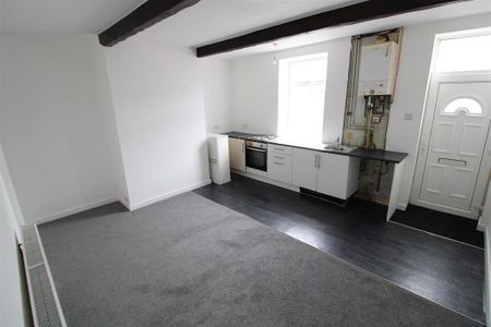 2 bedroom terraced house to rent - Photo 2