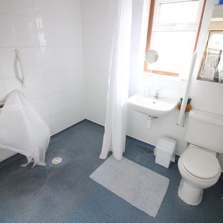 Magdala Road, Isleworth - Photo 4