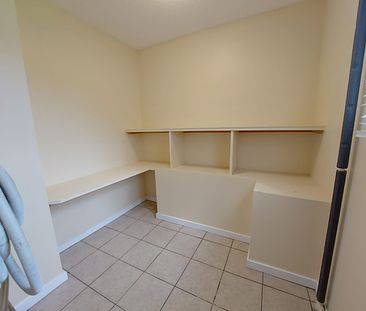 Bright 2 Bedroom Unit By Red Deer College!! - Photo 4