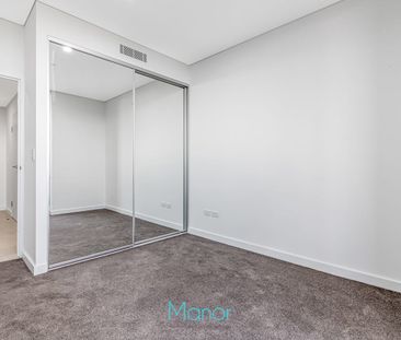 Elevated Modern Living with Stunning Blue Mountains Views - Photo 2