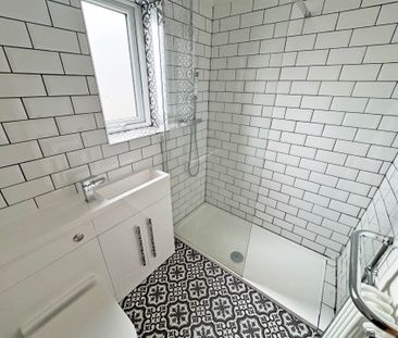 Heywood Avenue, Austerlands, Oldham - Photo 3