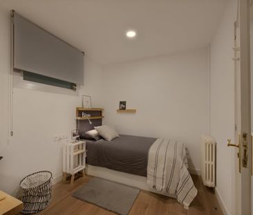 Carrer de Balmes, Barcelona, Catalonia 08006 - Photo 5