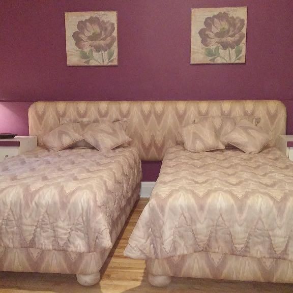 LIBRE IMMÉDIATEMENT - Grand 21/2 meublé, équipe, tout inclus, Métro Papineau - Photo 1