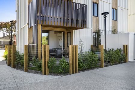 Brand New in Mount Albert! - Photo 4