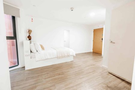 Bronze Studio - Photo 4