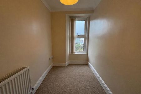 4 bedroom terraced house to rent - Photo 3