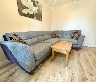 4 bedroom detached house to rent - Photo 6