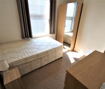 Beechwood Mount, Burley, LS4 2NQ, Leeds - Photo 2