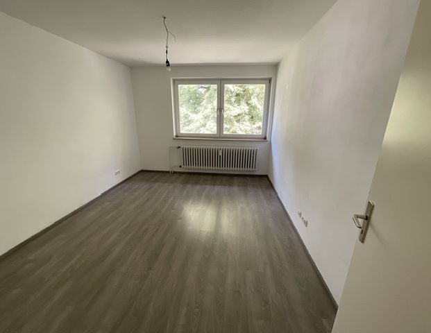 Charmante 3-Zimmer-Wohnung mit Duschbad - sofort Bezugsbereit! - Photo 1