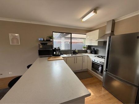 137 Osprey Dr, Yangebup - Photo 4