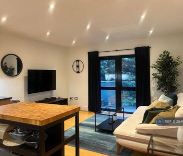 2 bedroom flat to rent - Photo 1