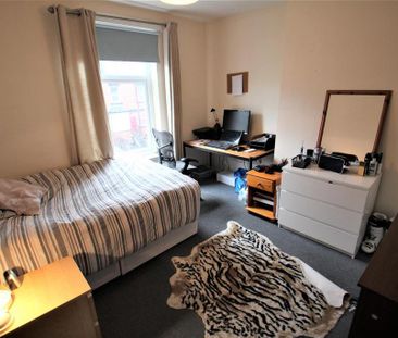 4 bedroom terraced house to rent - Photo 5