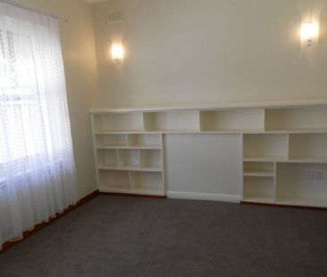 Lovely Three Bedroom Home! - Photo 1