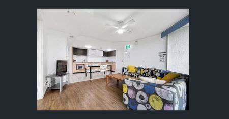 Fully Furnished with Utilities included - Student accommodation with female only - Photo 2