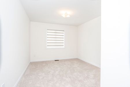 For Lease - 18 East Vista Terrace, Quinte West, Ontario - Photo 5