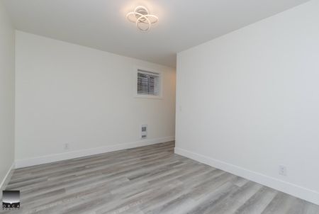 4556 Manor Street, Vancouver (Lower Level) - Photo 2