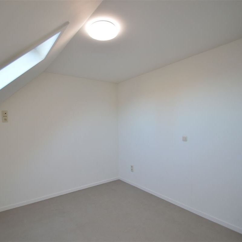 Recent appartement met zicht op het dorpsplein - Photo 1