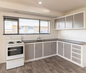 Sunny, spacious and ready to go on Newbie Place! - Photo 6