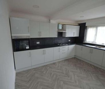 Bromhall Road, RM8 - Photo 3