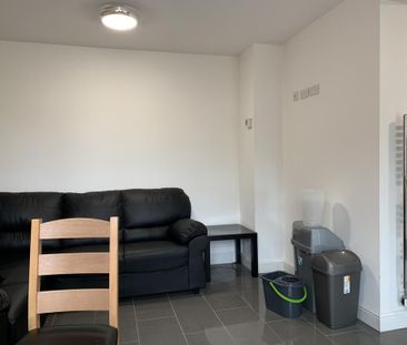 6 bedroom terraced house to rent - Photo 1