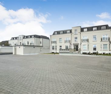 2 bed flat to rent in Slough Road, Datchet, SL3 - Photo 2