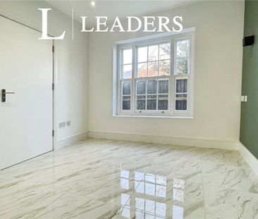 2 bedroom apartment to rent East Street, Rochford, Essex, SS4 - Photo 2