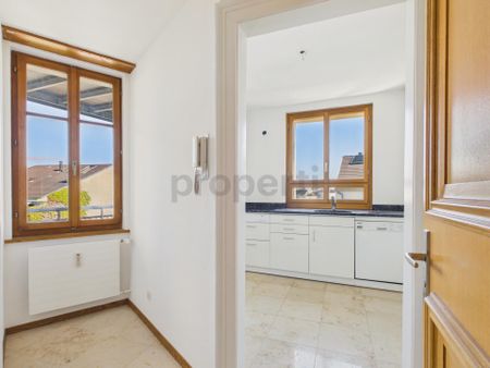 Charmantes Wohnen mit Balkon und historischem Flair - Foto 2