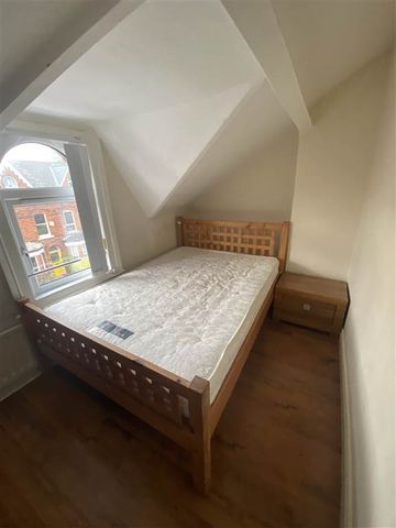 20 St Ives Gardens, Belfast, BT9 5DN - Photo 5
