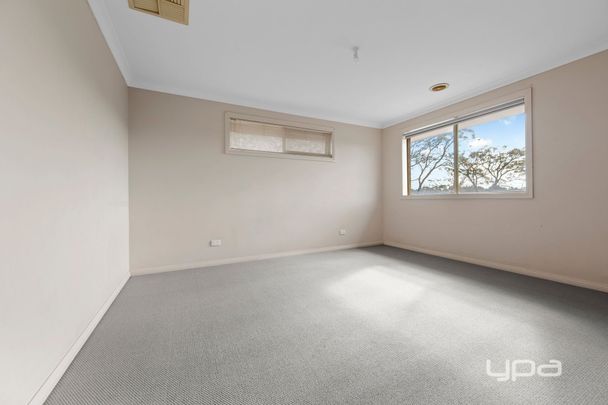 22 French Crescent, Caroline Springs - Photo 1