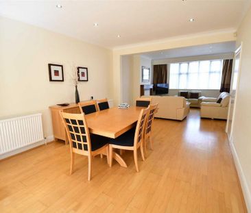 4 bedroom semi-detached house to rent - Photo 3