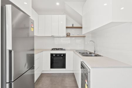 Contemporary Luxury - Photo 3