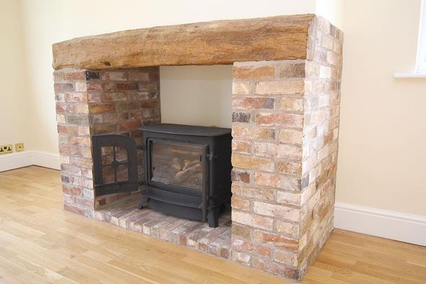 4 bedroom detached house to rent - Photo 1