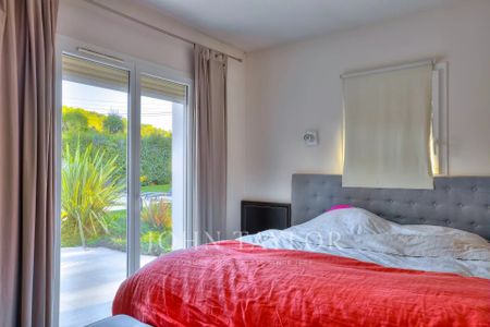 Maison à louer Mougins, Cote d'Azur, France7 500 EUR / Mois - Photo 5