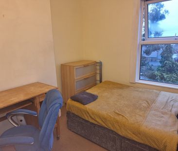Room in a Shared House, Cemetery Road, LS11 - Photo 5