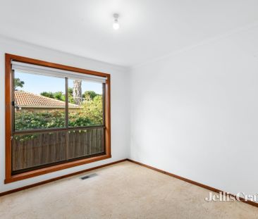 27 Azalea Avenue, Mill Park - Photo 4