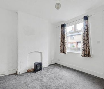 2 bedroom end of terrace house to rent - Photo 1