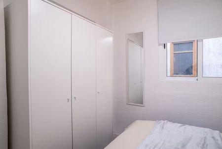 Carrer de Guillem Sorolla, Valencia, Valencian Community 46001 - Photo 2