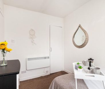 1 bedroom flat to rent - Photo 4
