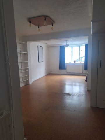 2 Bed Terraced House, Kemp Street, BN1 - Photo 3