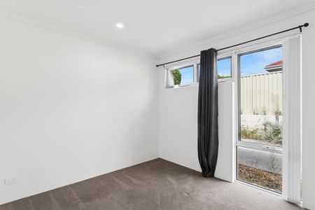 Stylish home Offering Space, Comfort and Convenience - Photo 5