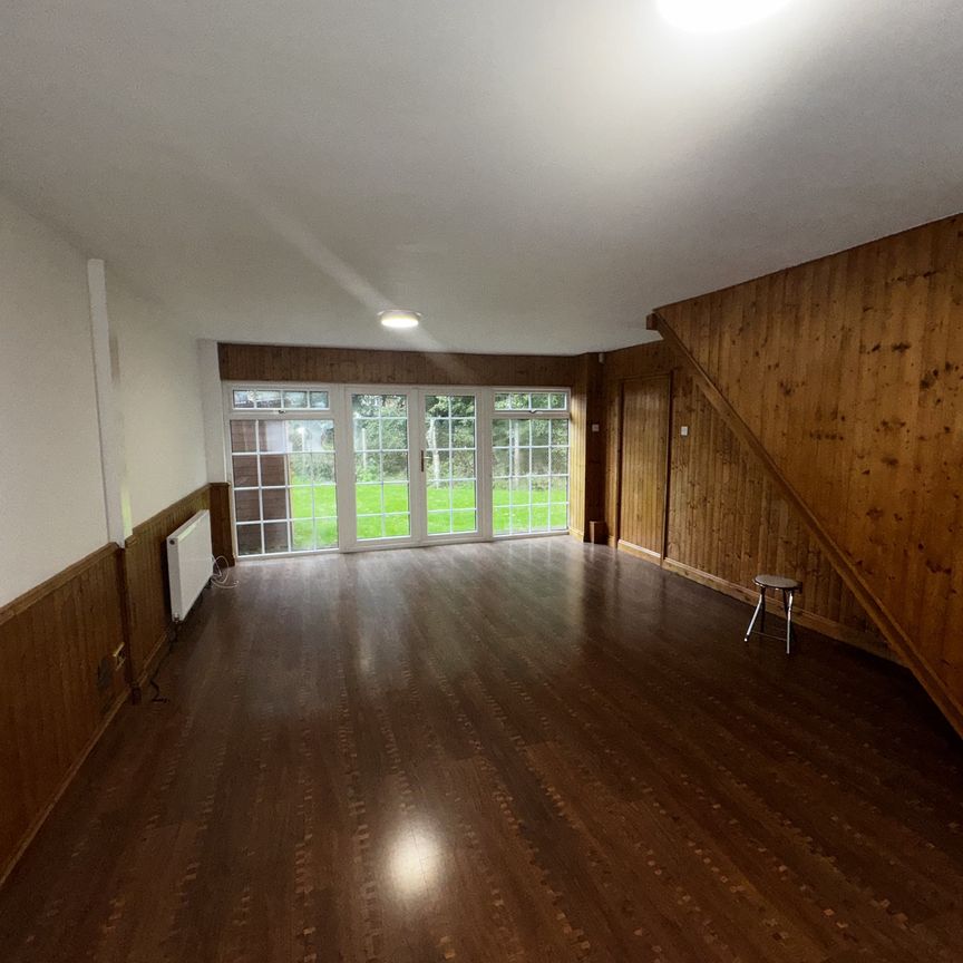 40 CRANMORE ROAD - Photo 1