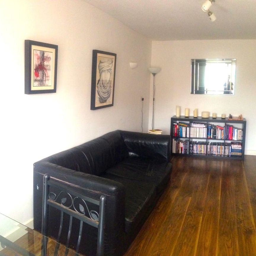 2 Bed Flat, Deanery Close, N2 - Photo 1