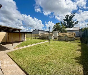 Charming Cottage-Styled Home in a Quiet Street - Photo 6