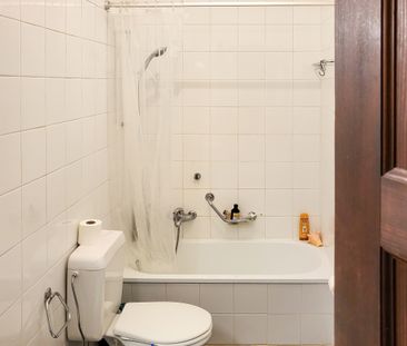 AMPIO APPARTAMENTO 2.5 LOCALI VICINO AL LAGO - Foto 5