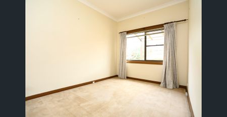 Convenient Single-Level Home – WATER INCLUDED- Must Inspect! - Photo 4