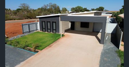 Brand New 4 Bedroom Home on Elements Estate - Photo 5