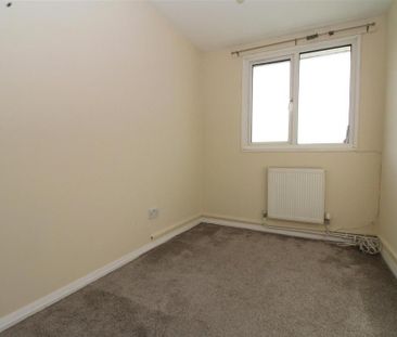3 bedroom end of terrace house to rent - Photo 5