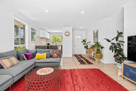 Immaculate Unit in Prime Suffolk Park Location - Photo 3