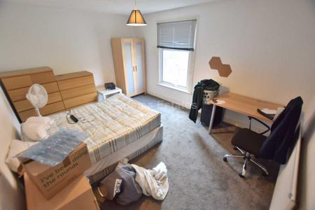 6 bedroom terraced house to rent - Photo 2